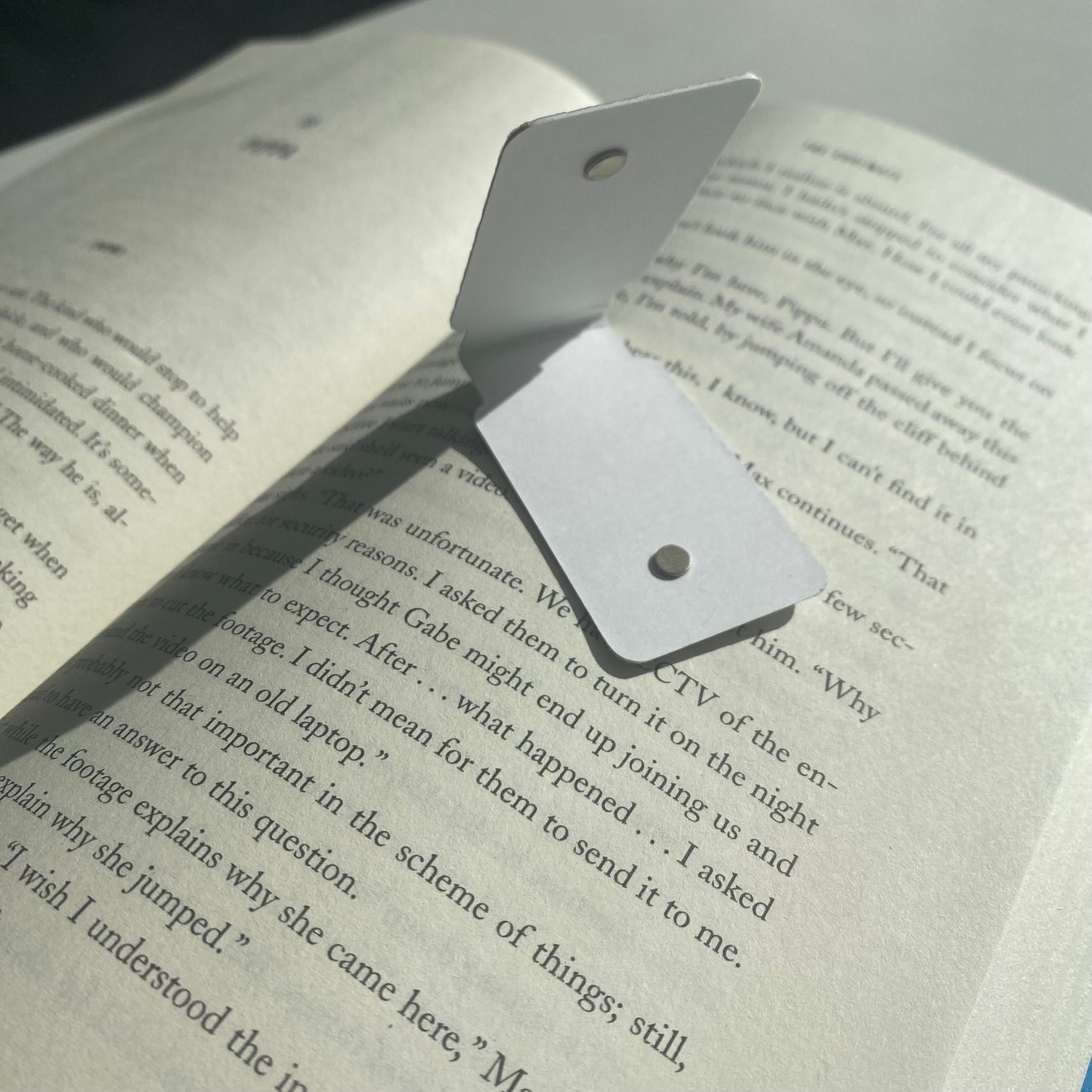 Holographic Magnetic Bookmark